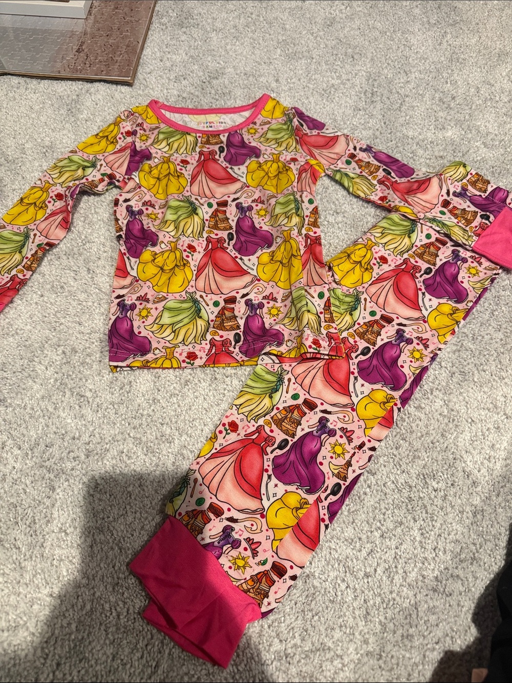 Girls' Pink Princess Pattern Long-Sleeve Pajama Set